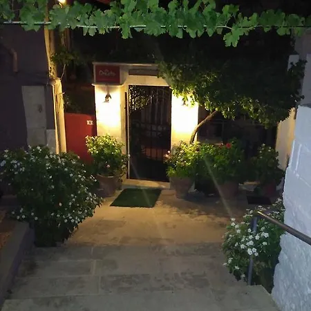 Orestis Apartment